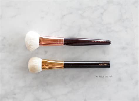Magical brush for foundation